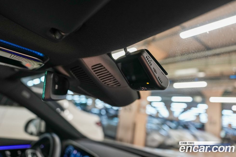 Mercedes-Benz C-Class 2024