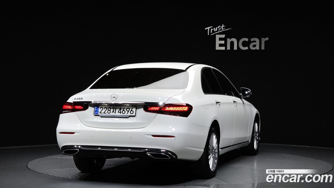 Mercedes-Benz E-Class 2023