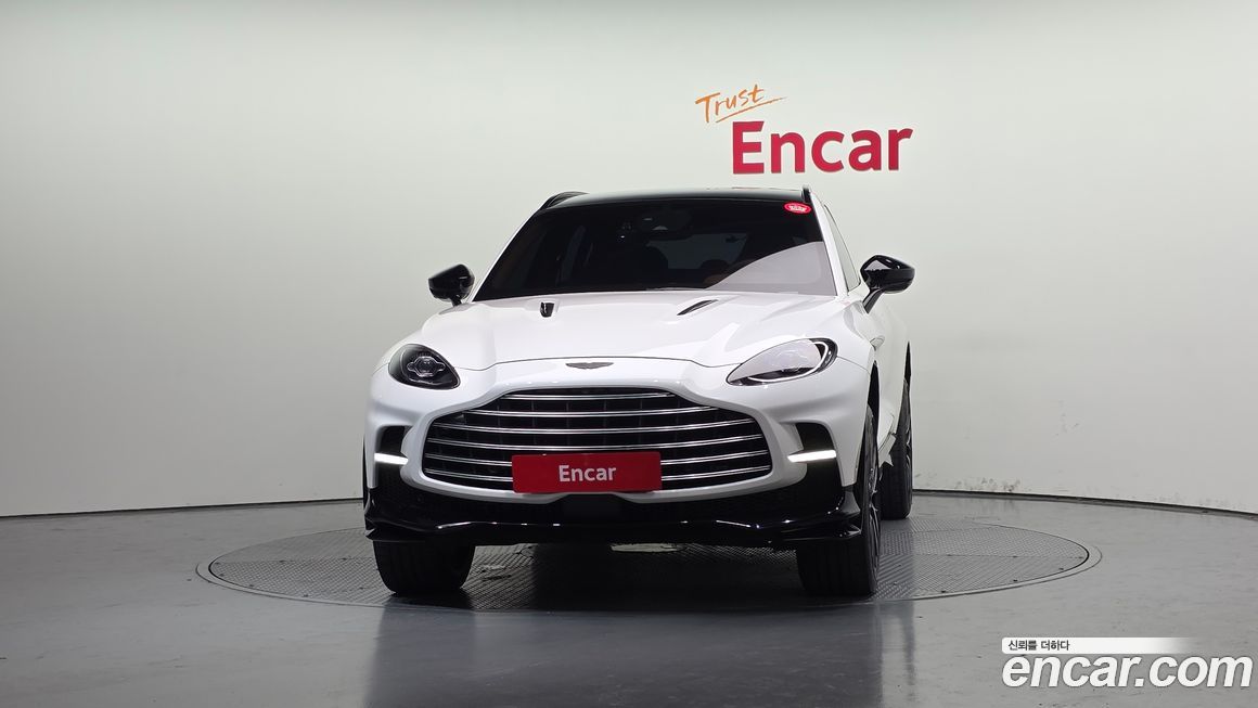 Astonmartin DBX 2023