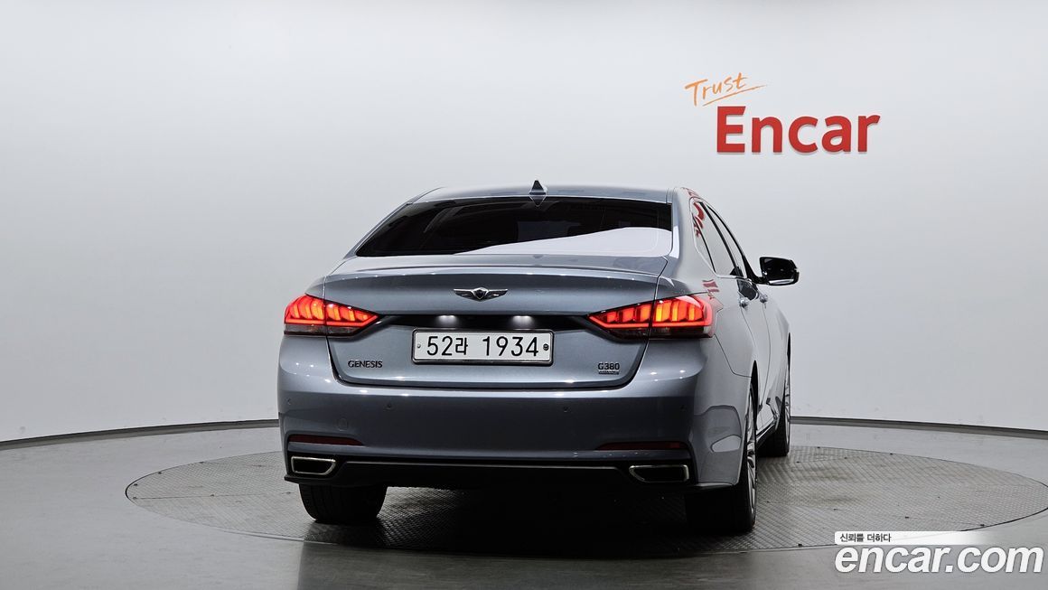 Hyundai Genesis 2015