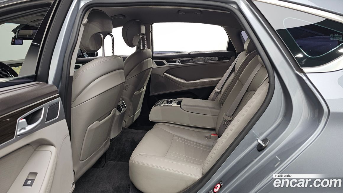 Hyundai Genesis 2015