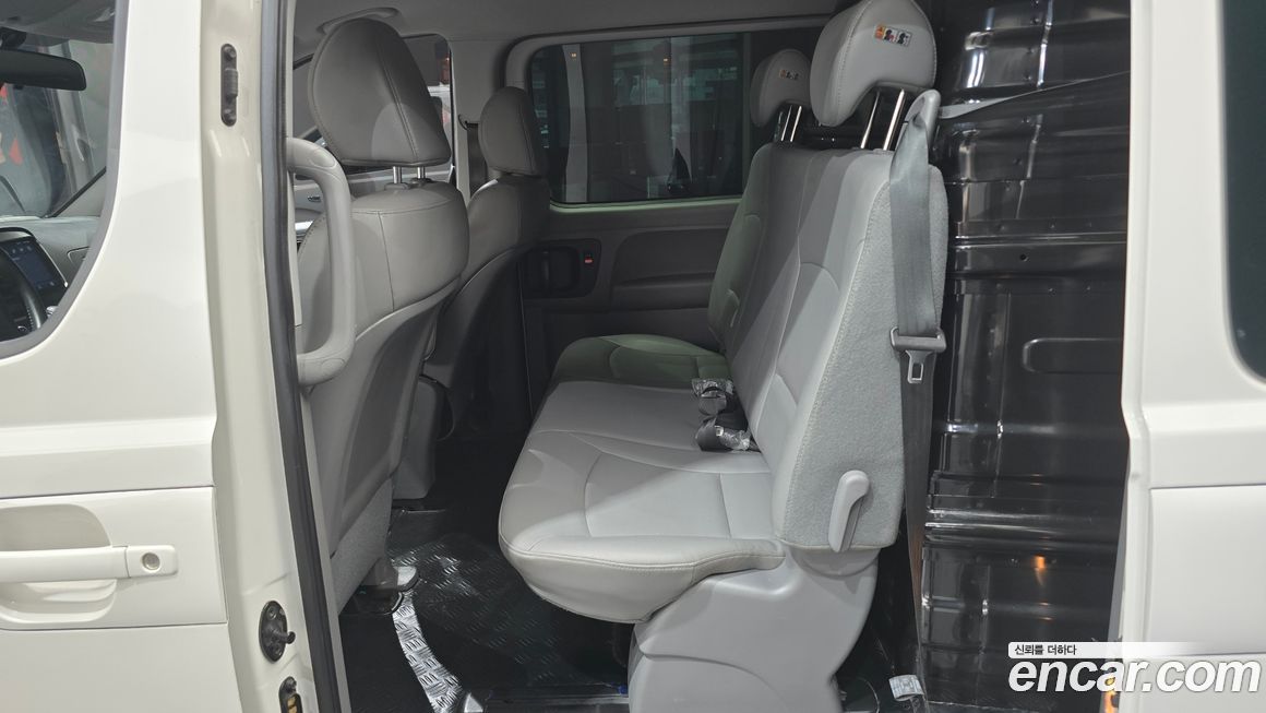 Hyundai Starex 2021