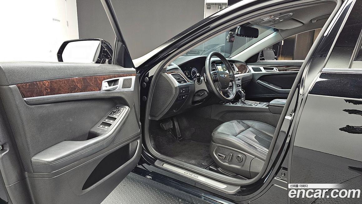 Hyundai Genesis 2016