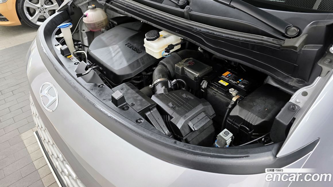 Hyundai Staria 2022