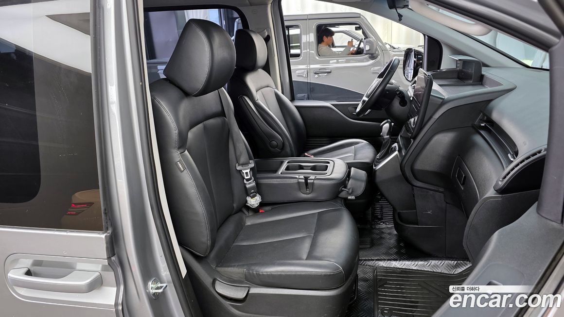 Hyundai Staria 2022