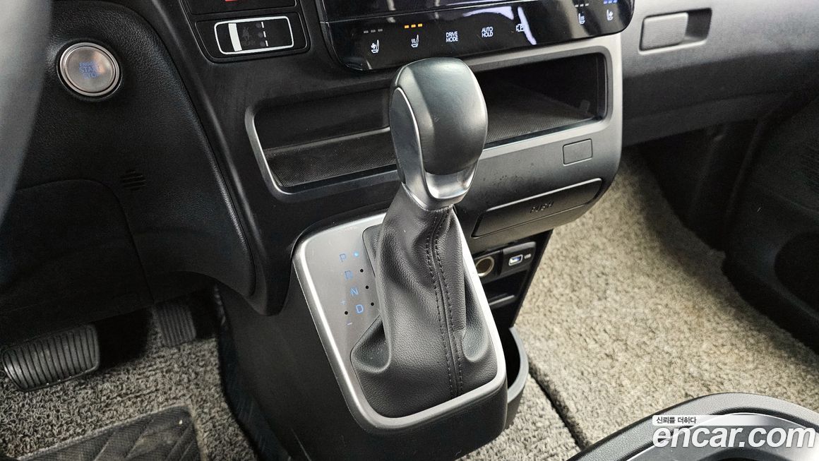 Hyundai Staria 2022