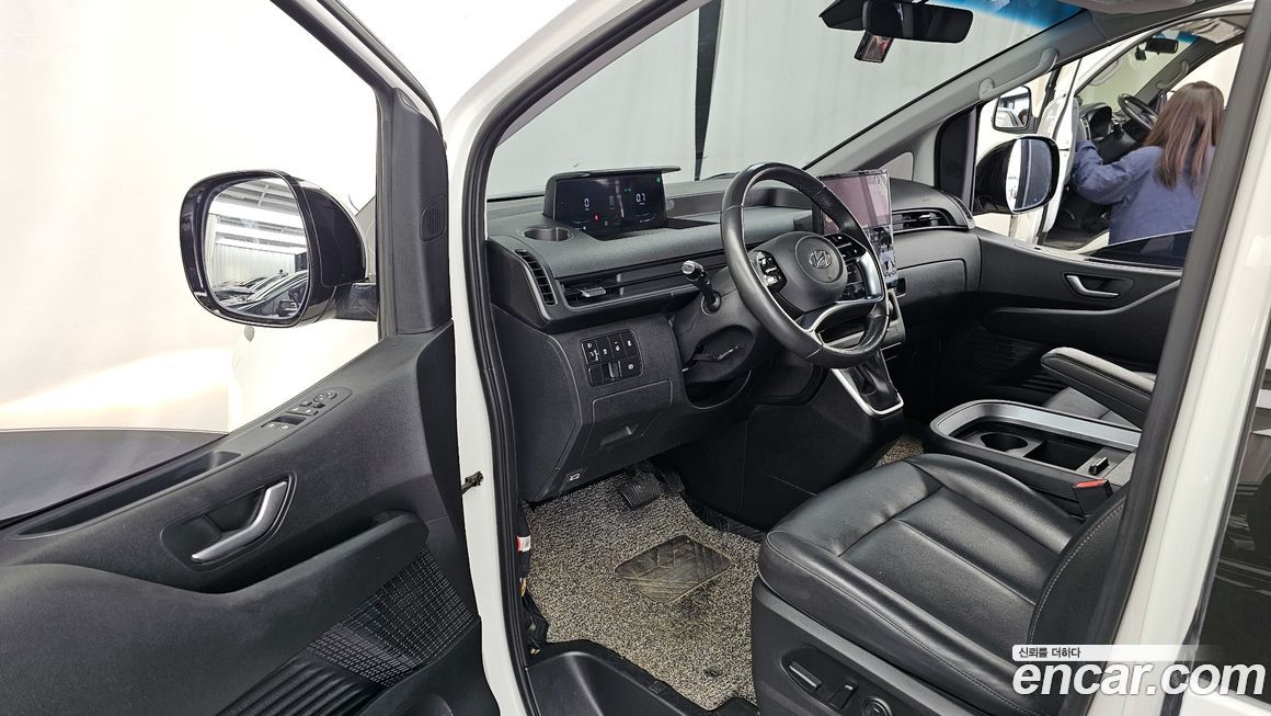 Hyundai Staria 2022