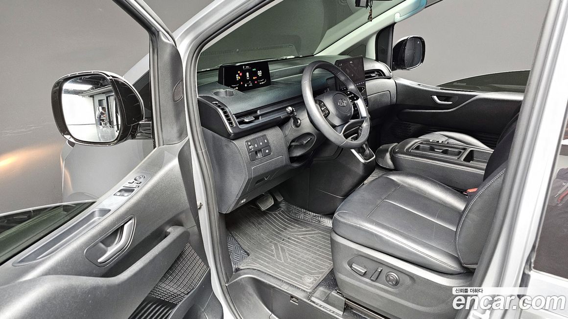 Hyundai Staria 2023