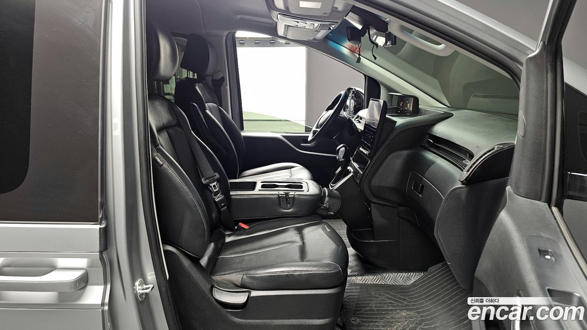 Hyundai Staria 2023