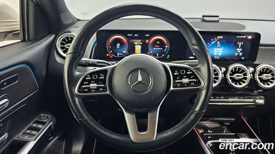 Mercedes-Benz GLB-Class 2021