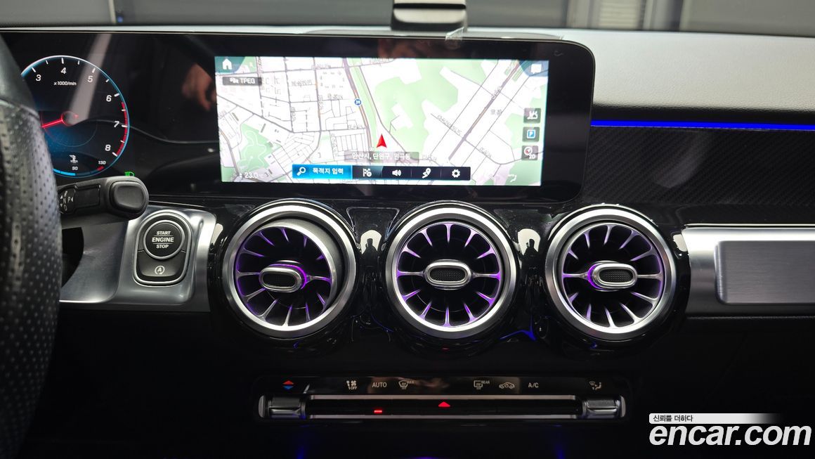 Mercedes-Benz GLB-Class 2021