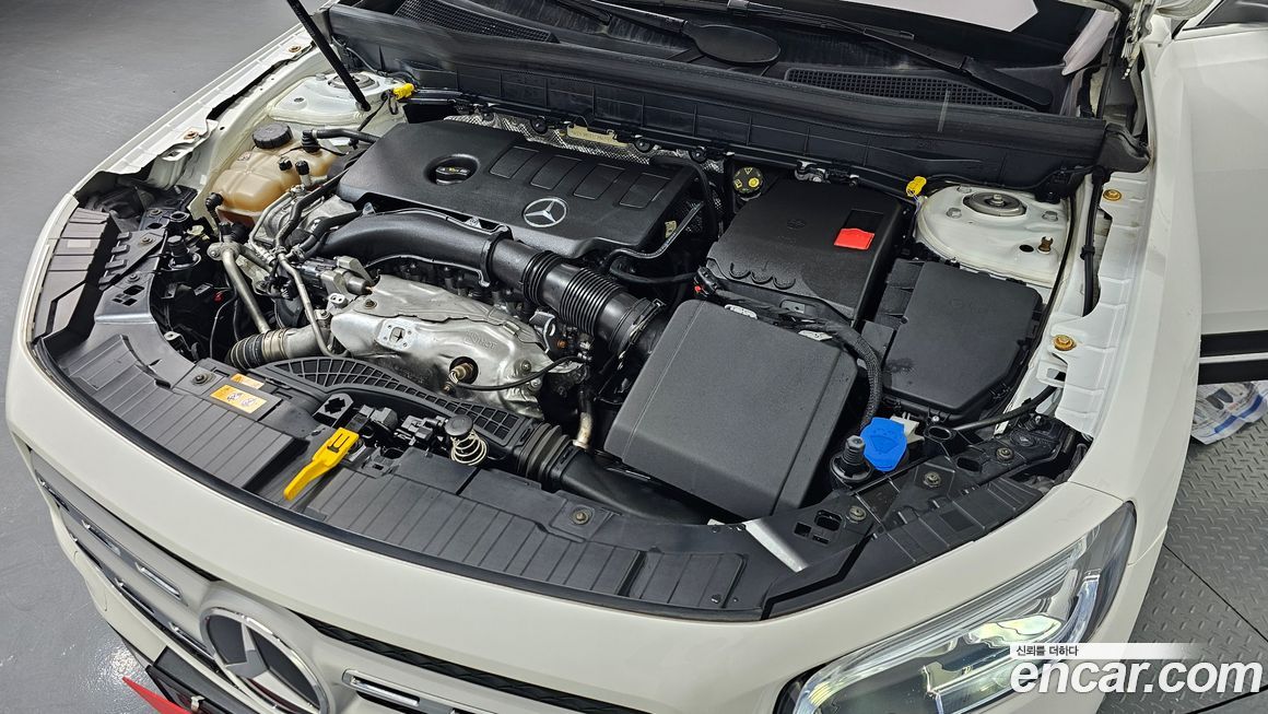 Mercedes-Benz GLB-Class 2021