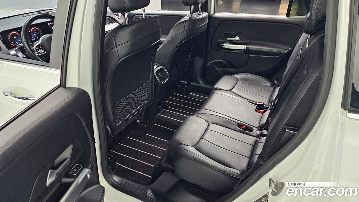 Mercedes-Benz GLB-Class 2021