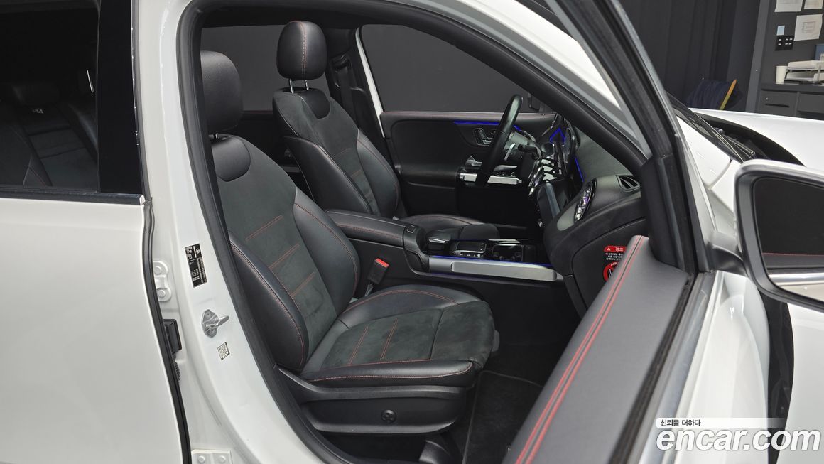 Mercedes-Benz GLB-Class 2021