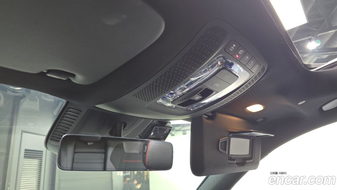 Mercedes-Benz GLB-Class 2021