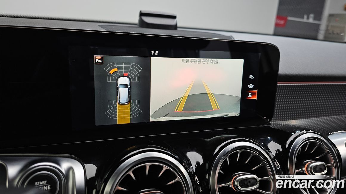 Mercedes-Benz GLB-Class 2021