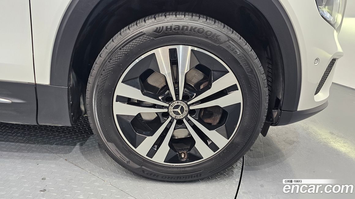 Mercedes-Benz GLB-Class 2021