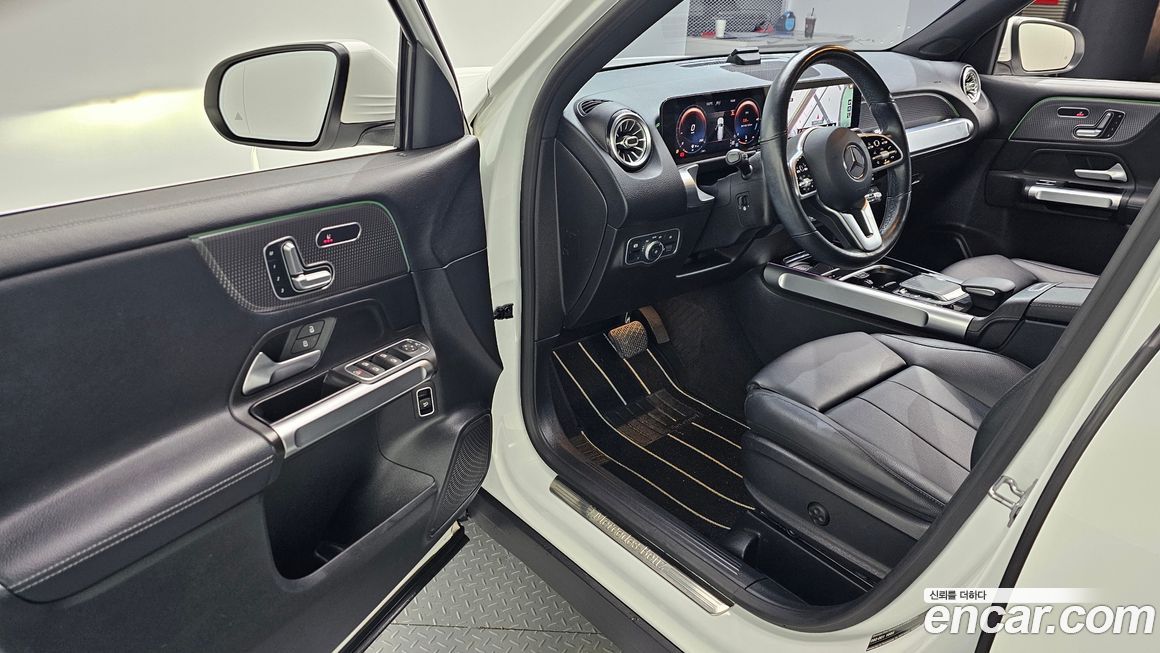Mercedes-Benz GLB-Class 2021