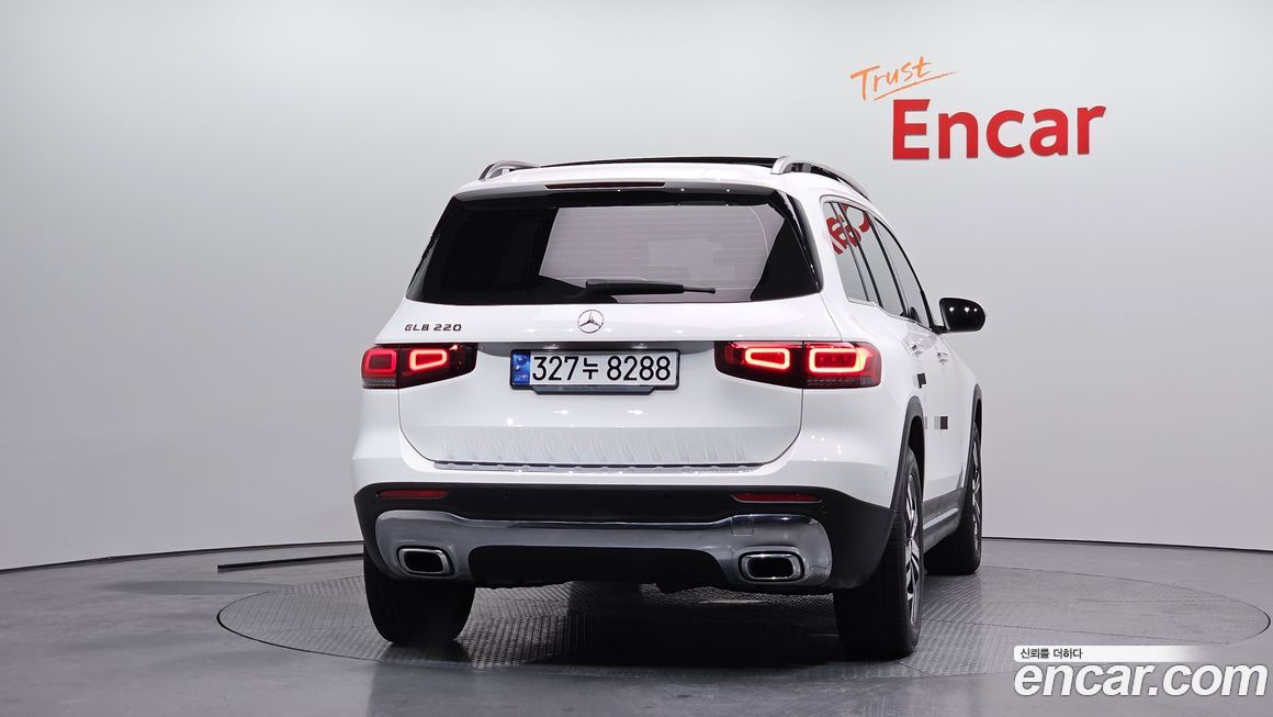 Mercedes-Benz GLB-Class 2021