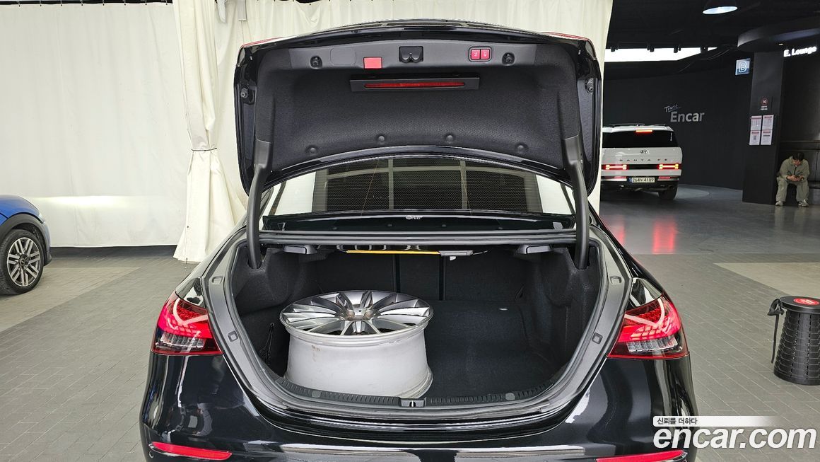 Mercedes-Benz E-Class 2021