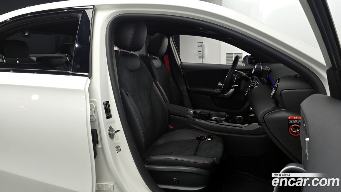 Mercedes-Benz A-Class 2023