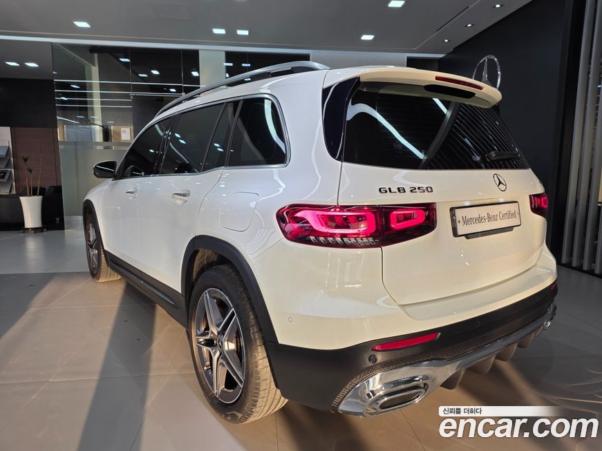 Mercedes-Benz GLB-Class 2022