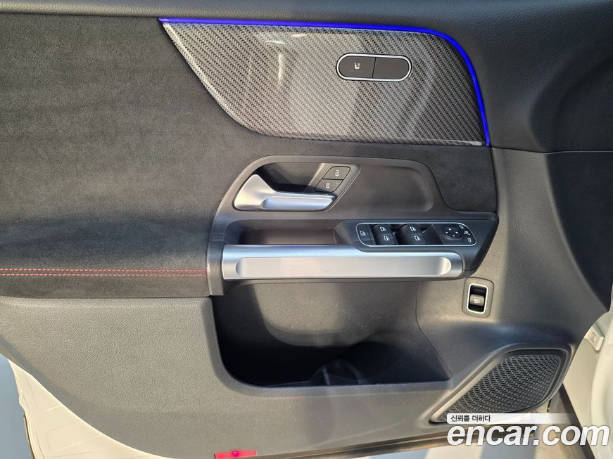 Mercedes-Benz GLB-Class 2022