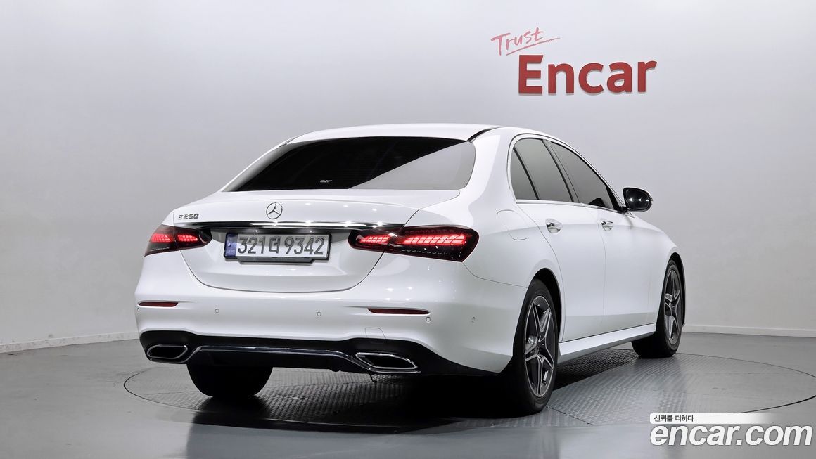 Mercedes-Benz E-Class 2023