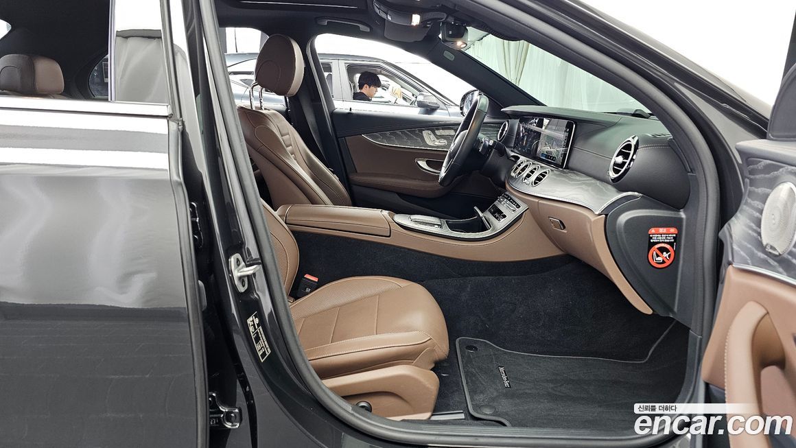 Mercedes-Benz E-Class 2023