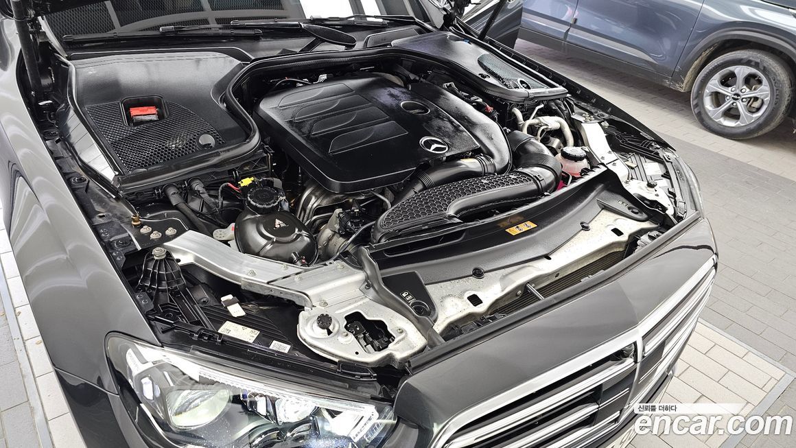 Mercedes-Benz E-Class 2023