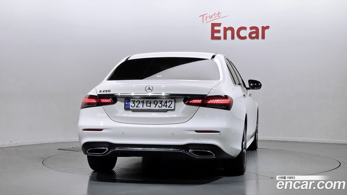 Mercedes-Benz E-Class 2023