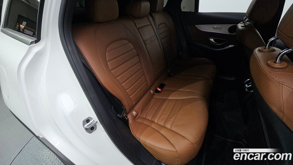 Mercedes-Benz GLC-Class 2022