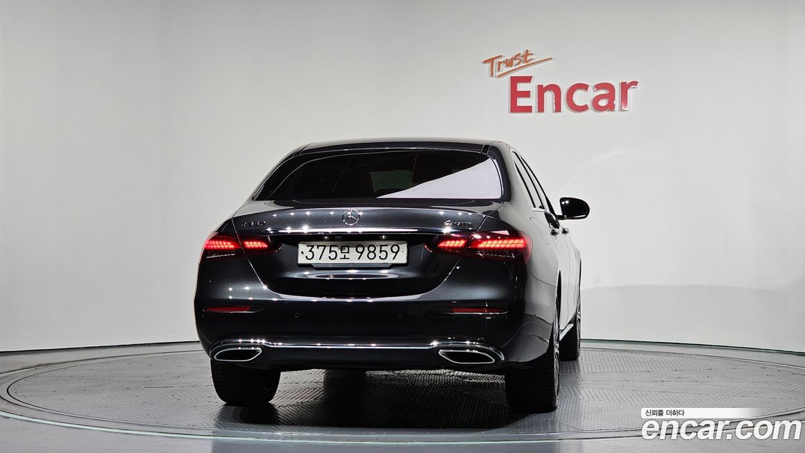 Mercedes-Benz E-Class 2023