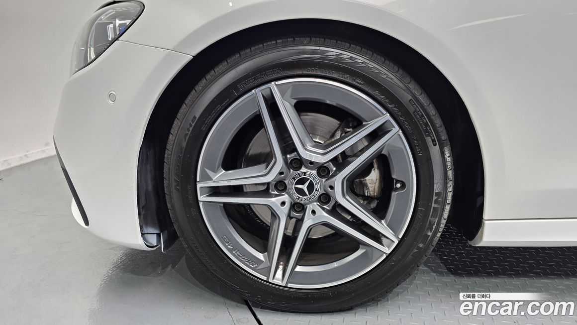 Mercedes-Benz E-Class 2023