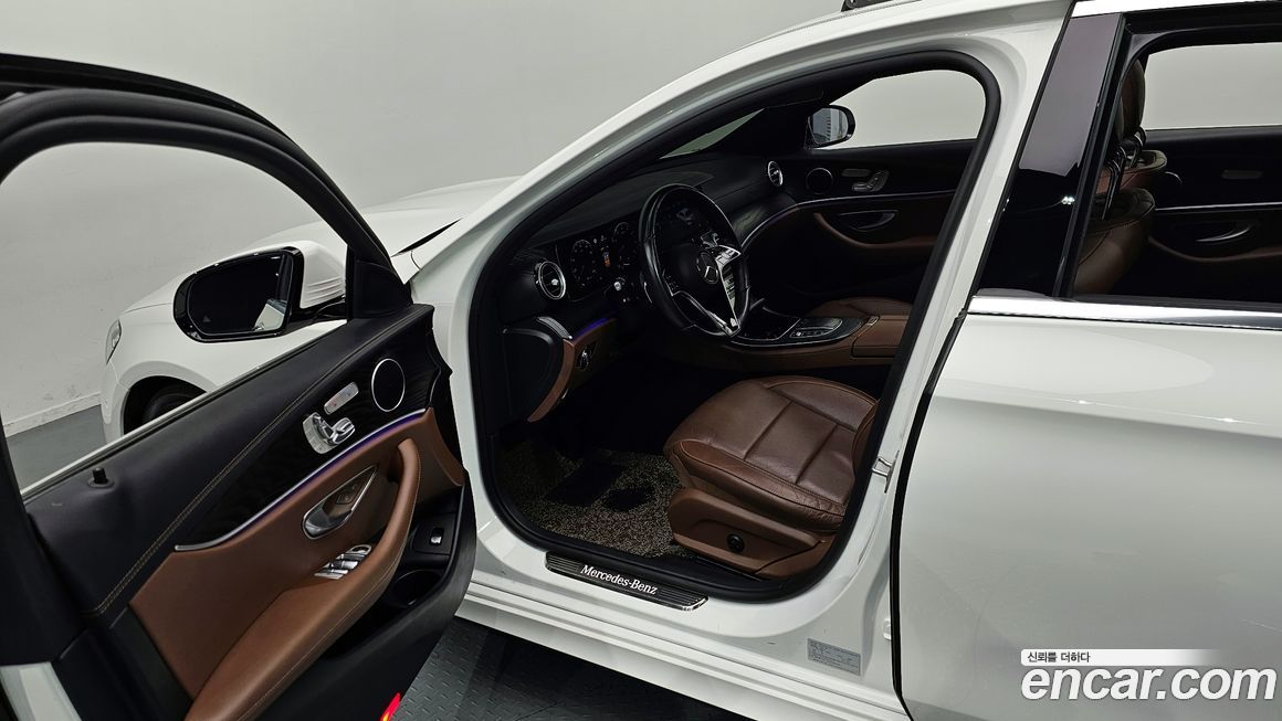 Mercedes-Benz E-Class 2023