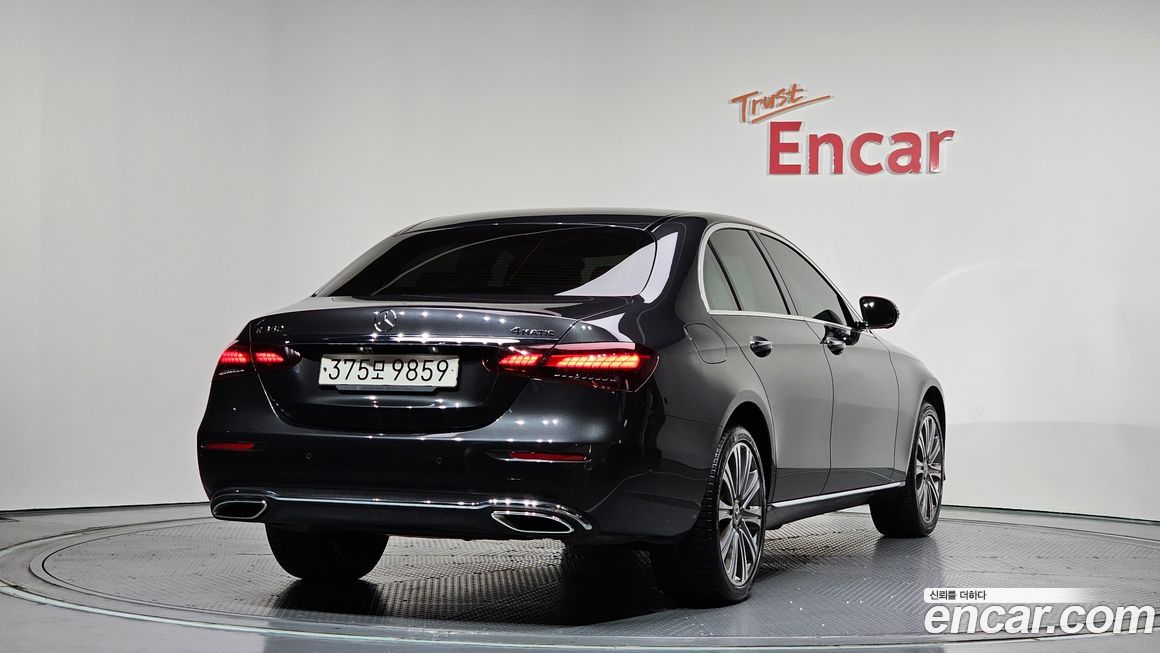 Mercedes-Benz E-Class 2023