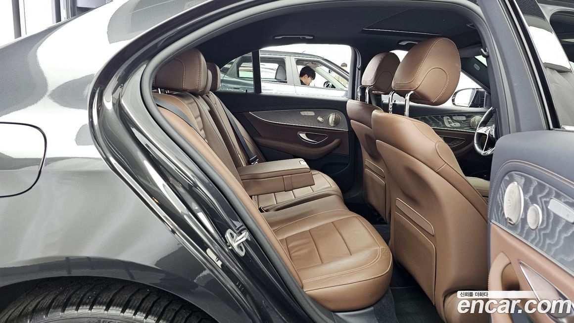 Mercedes-Benz E-Class 2023