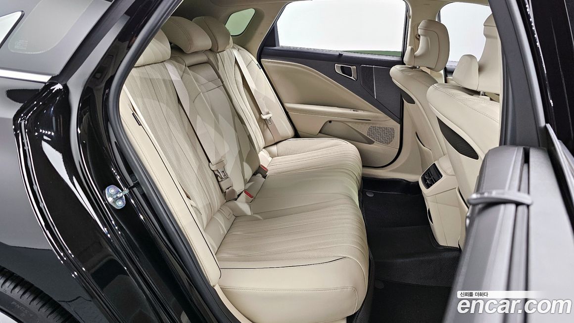 Kia K8 2025