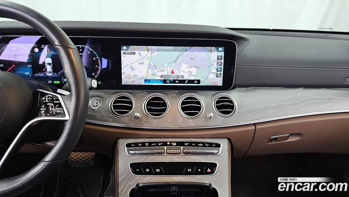 Mercedes-Benz E-Class 2023