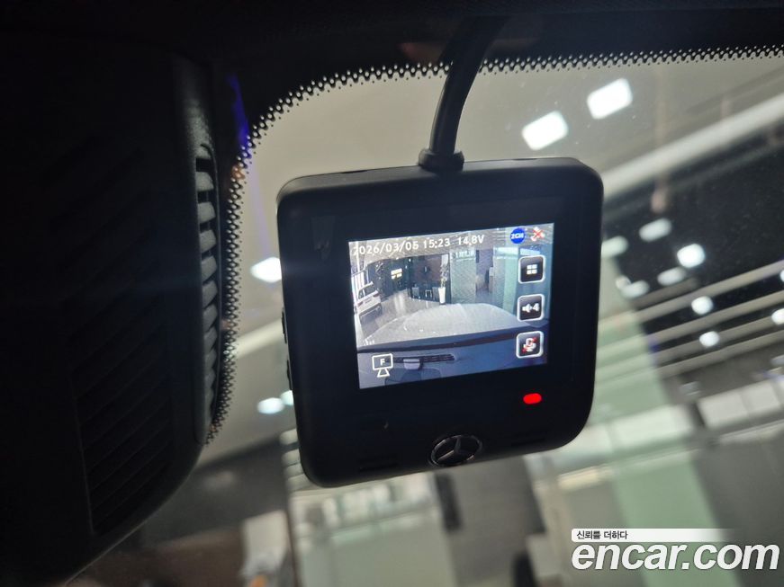 Mercedes-Benz GLB-Class 2023