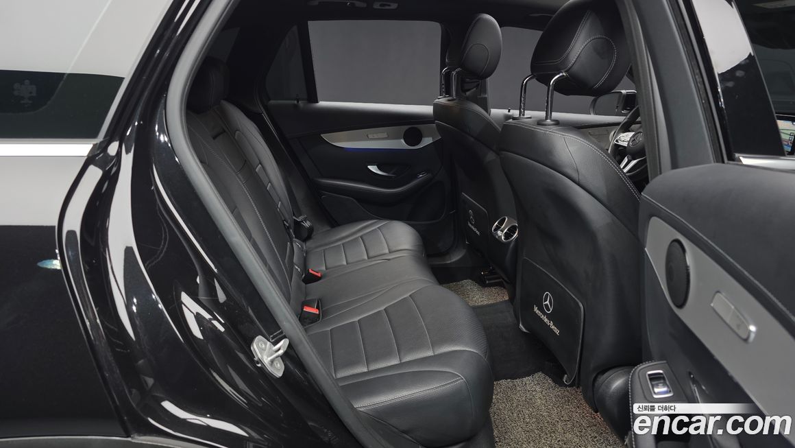 Mercedes-Benz GLC-Class 2021