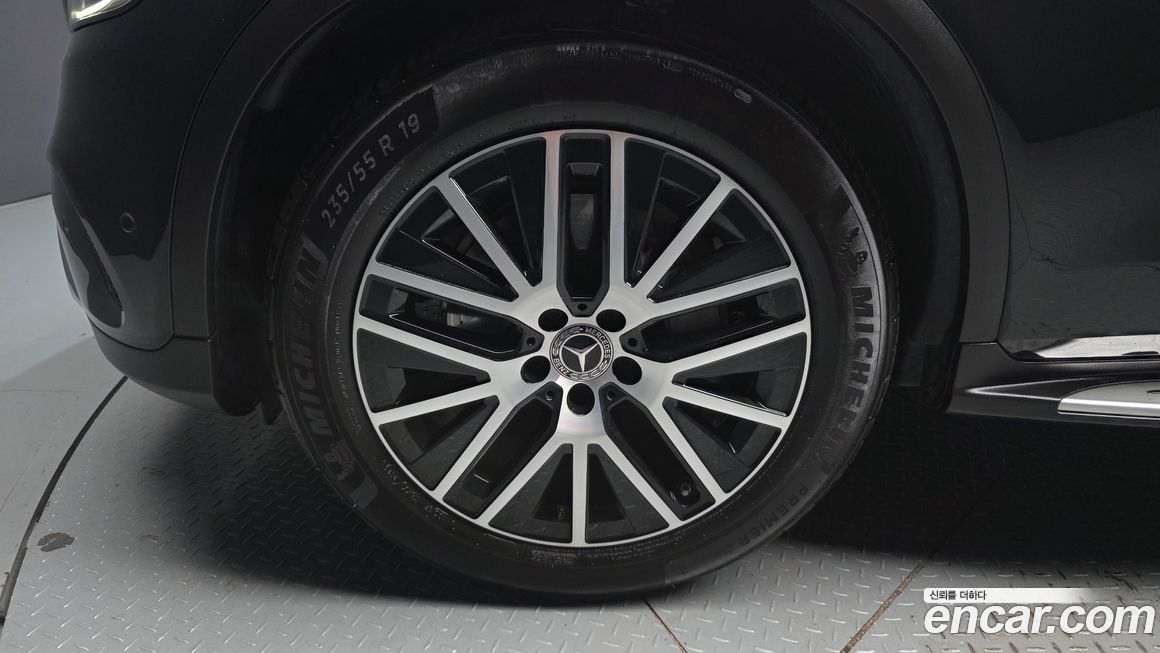 Mercedes-Benz GLC-Class 2021