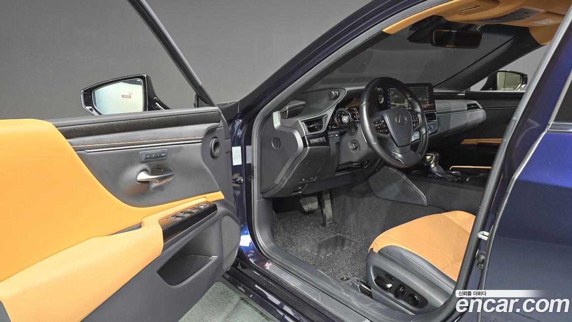 Lexus ES 2023
