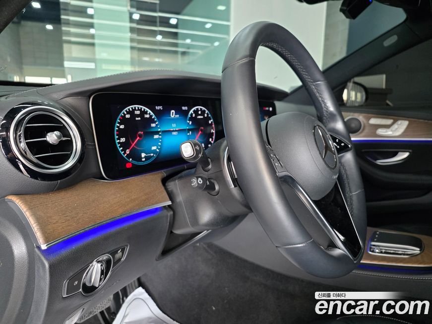 Mercedes-Benz E-Class 2021