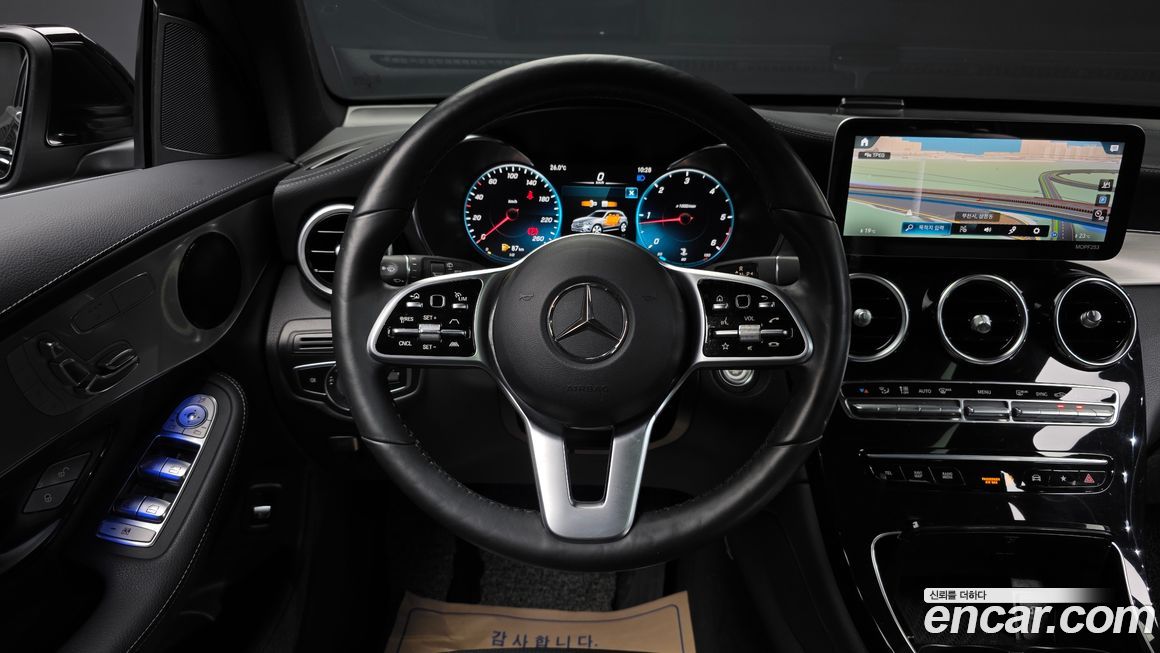 Mercedes-Benz GLC-Class 2021