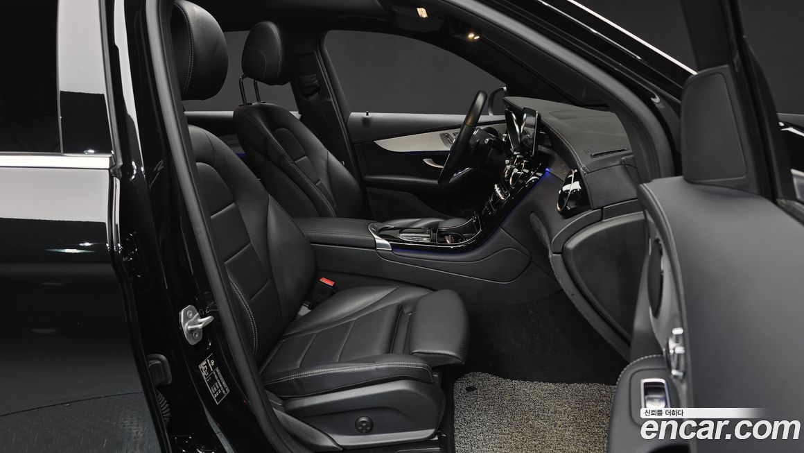 Mercedes-Benz GLC-Class 2021