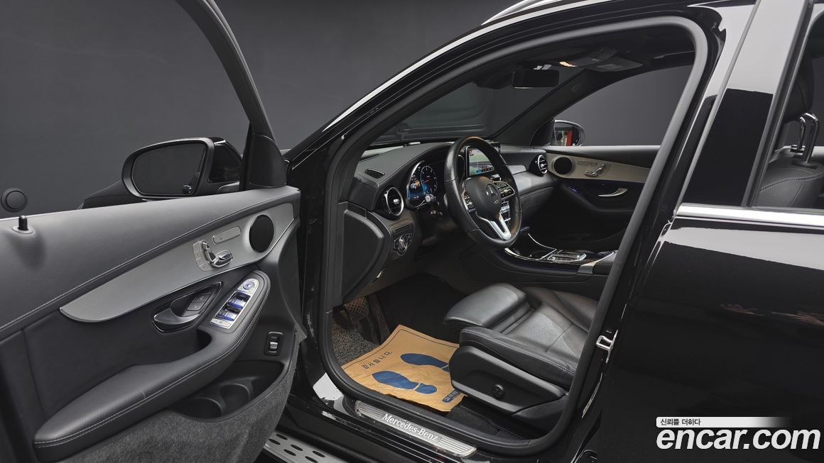 Mercedes-Benz GLC-Class 2021