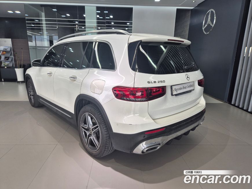 Mercedes-Benz GLB-Class 2023