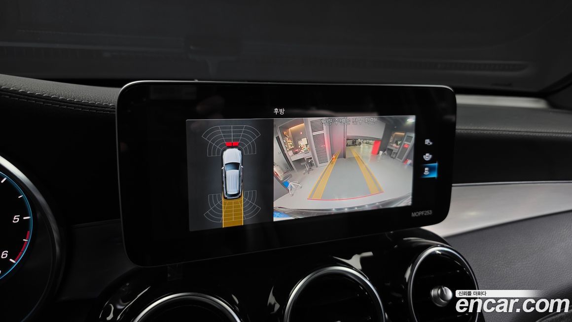 Mercedes-Benz GLC-Class 2021