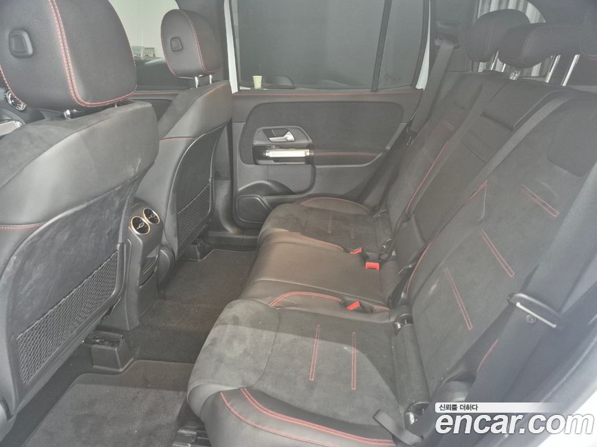 Mercedes-Benz GLB-Class 2023